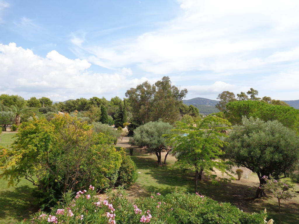 Le Domaine Des Oliviers Apartment Saint-Cyr-sur-Mer Ngoại thất bức ảnh